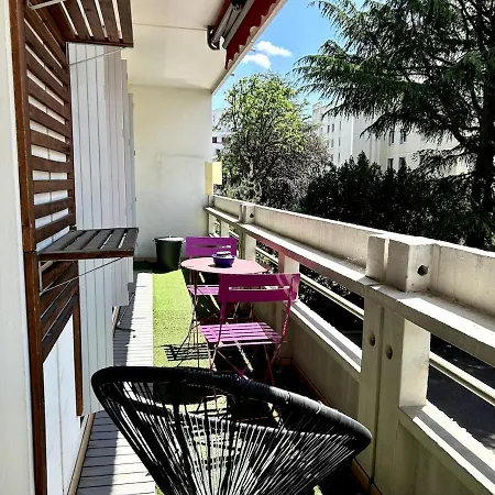 Tony Garnier 2 Bedrooms - Balcony - Parking *